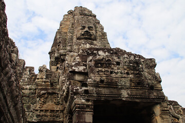 Obraz premium hall (bayon) in a ruined khmer hindu and buddhist complex (angkor thom) in angkor in siem reap in cambodia 