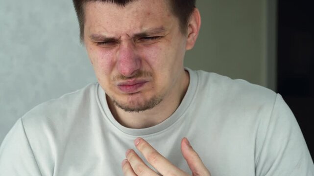 sore throat due to a cold, symptoms of tonsillitis