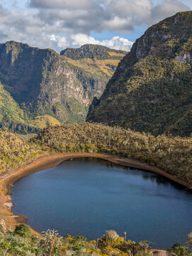 Paisaje del parque de los nevados en Colombia, en donde se ubica el nevado del Ruiz.