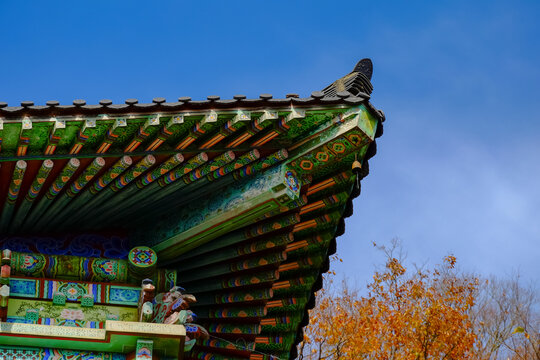 chinese temple building