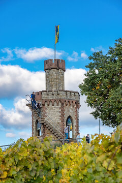 Ausblick auf den Flaggenturm bei Bad D&uuml;rkheim