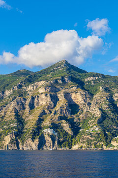 Mittelmeerk&uuml;ste bei Amalfi an der Amalfik&uuml;ste in Italien