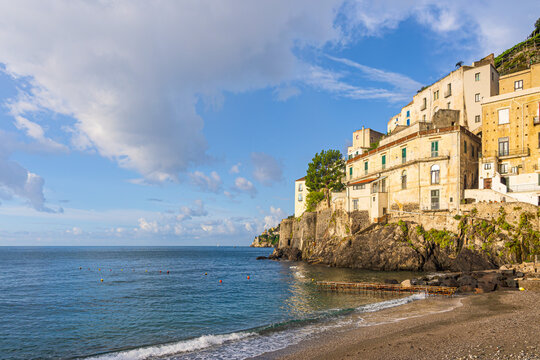 Blick auf Minori an der Amalfik&uuml;ste in Italien