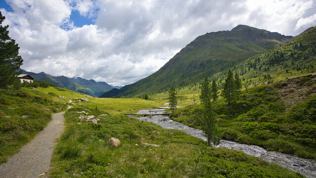 Tyrolean mountain landscape at the Staller Sattel.