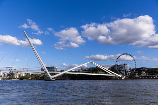 Neville Bonner pedestrian bridge and South Bank from the river