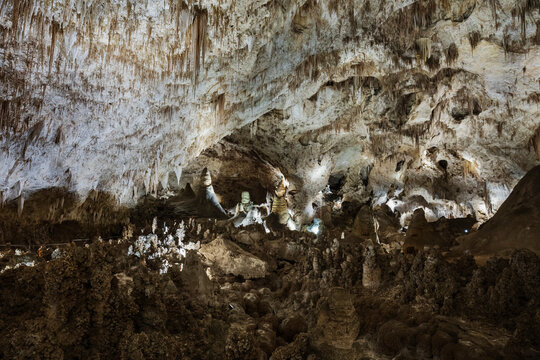 Interior of carlsbad caverns