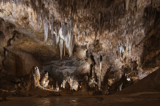 Interior view of carlsbad caverns with stalactites and stalagmites