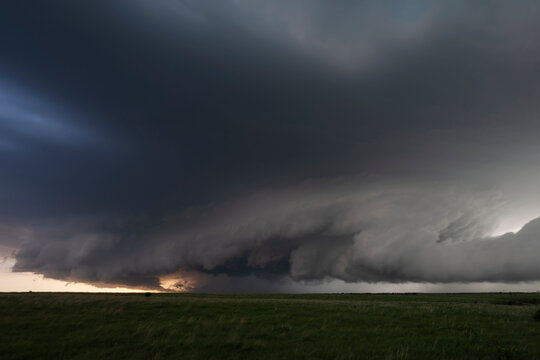 Supercell thunderstorm with Huge Inflow Tail in herrington kansas
