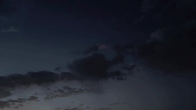 Beautiful clouds darkens all in the sky