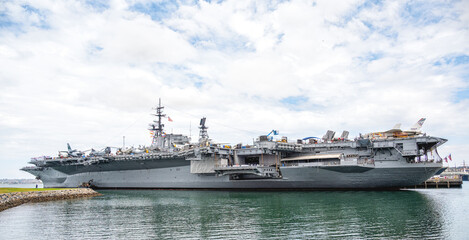 Vew of the USS Midway museum ship docked in San Diego, California © atosan