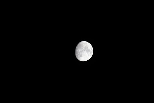 Der Mond