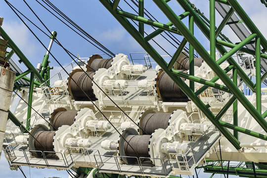 Thisted, Denmark - 11 August 2026: View of the winches and steel cables of the BMS Heavy Cranes 3000 ton electric ring crane at the National Test Center for Large Wind Turbines in Osterild.