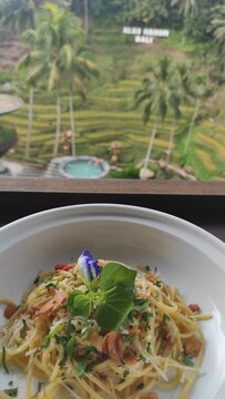 spaghetti with seafood