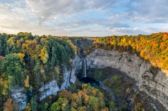 Autumn at Taughannock Falls State Park - New York - Finger Lakes	