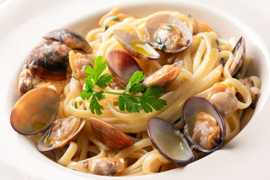 Linguine con vongole veraci e prezzemolo, Pasta Italiana 