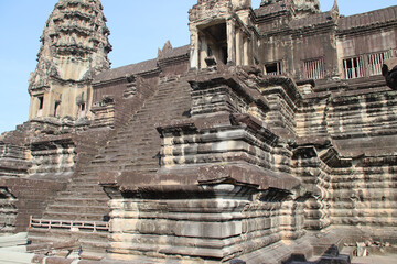Obraz premium ruined hindu and buddhist khmer temple (angkor vat) in angkor in siem reap in cambodia 