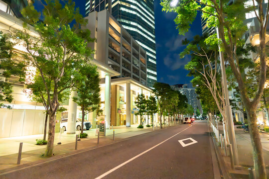タワーマンション　夜