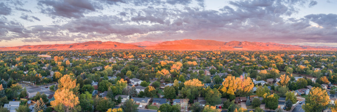 Fort Collins and foothills of ROcky Mountains - aerial panorama of late summer scenery
