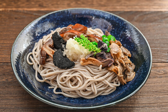 きのこおろしぶっかけ蕎麦