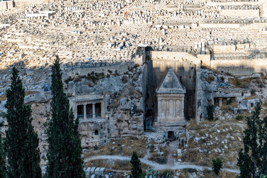 Kidron valley tombs with mount of olives cemetery in jerusalem