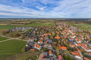 Obraz premium Herbstliche Stimmung im westlichen Oberbayern bei Schwifting nahe Landsberg am Lech