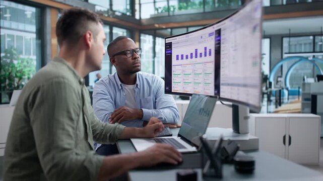 Account Manager Reviews Aging Receivables Dashboard