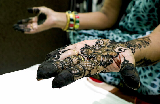 Fresh Mehndi Design on Hands with Intricate Patterns