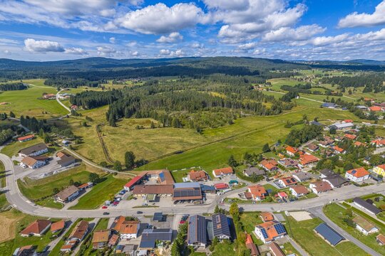 Blick auf die niederbayerische Bayerwald-Gemeinde Haidm&uuml;hle am Dreisessel im Kreis Freyung-Grafenau