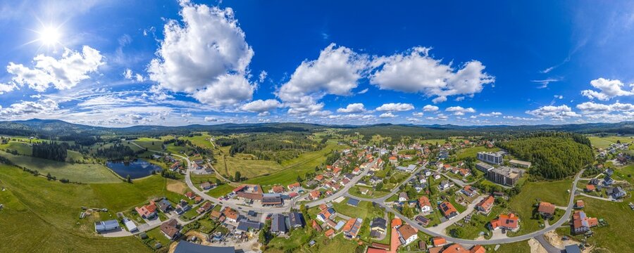 Haidm&uuml;hle im Bayerischen Wald in der Grenzregion zum B&ouml;hmerwald in Tschechien von oben