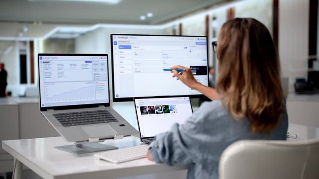 Experienced Marketing Manager Analyzes Online Ad Campaign Data