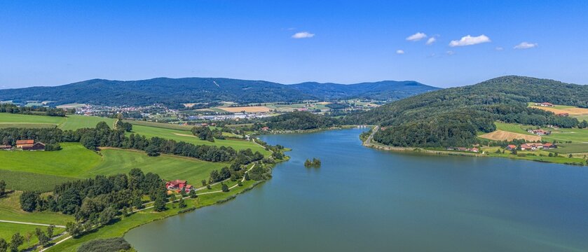 Herrliche Landschaft im Naturpark Oberer Bayerischer Wald rund um den Drachensee bei Furth im Wald