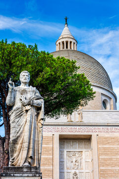 Saint Peter Statue With Basilica Facade