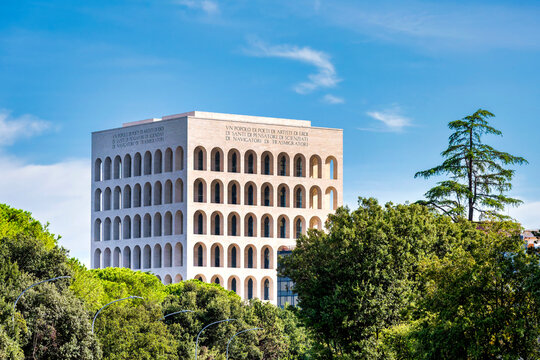 Palazzo Della Civilta Italiana Square Colosseum