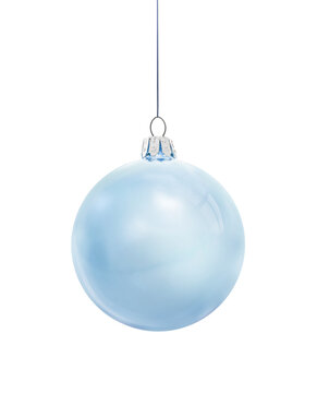 Hellblaue gl&auml;serne Weihnachtskugel vor weissem Hintergrund