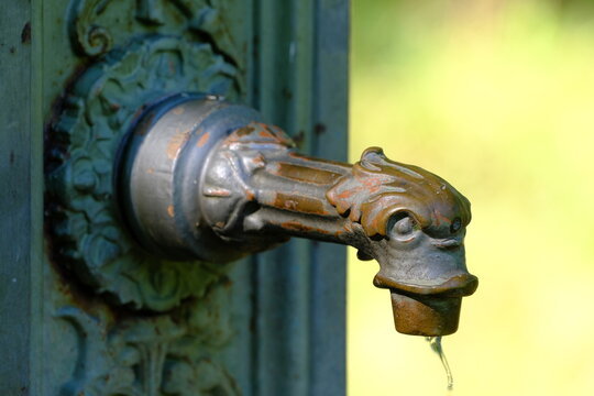 Ausguss Brunnen Wasserhahn