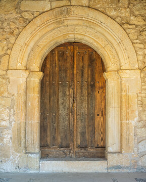 Santib&aacute;&ntilde;ez del Val: Santa Cecilia Hermitage Romanesque Portal Detail