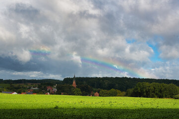 Tęcza nad bazyliką w Gietrzwałdzie © Krzysiek Cegiełka