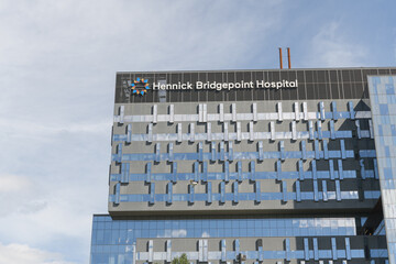 Obraz premium west elevation of Hennick Bridgepoint Hospital seen from Don Valley, Toronto