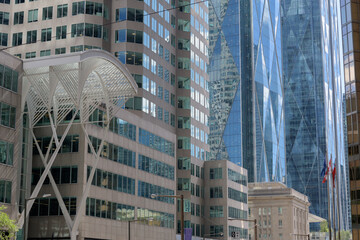 Obraz premium looking south on Bay St (east side) to Allen Lambert Galleria at Brookfield Place and CIBC Square, Toronto Financial District
