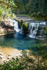 Huge beautiful waterfall in Washington  © Mackenzie