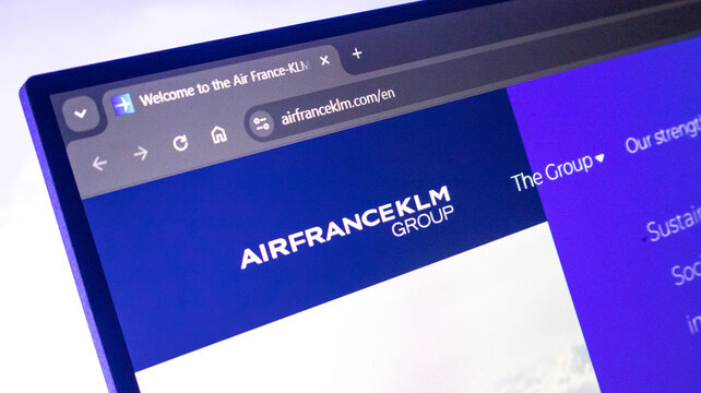 Air France KLM Group official website displayed on laptop screen.