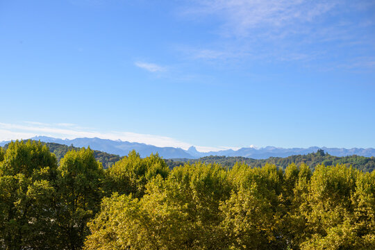 La cha&icirc;ne de Pyr&eacute;n&eacute;es depuis le boulevard des Pyr&eacute;n&eacute;es &agrave; Pau