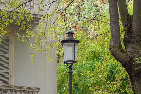 18th-century style street lamp