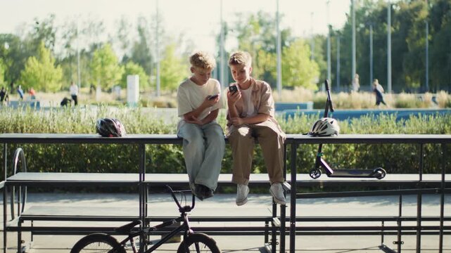 Boys Experiencing Phubbing and Screen Addiction at Skatepark