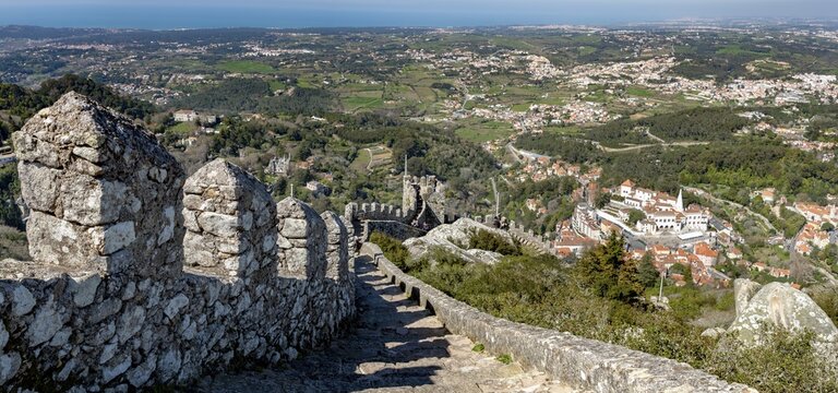 Castle wall of the Castelo dos Mouros castle complex, rear National Palace from above, Pal&aacute;cio Nacional de Sintra, cultural landscape Sintra, Sintra, Portugal