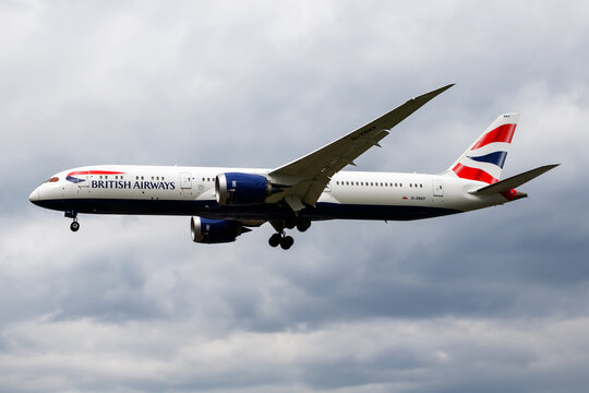 British Airways Boeing 787-9 Dreamliner (G-ZBKF) landing at London Heathrow Airport on April 24, 2016 in London, United Kingdom