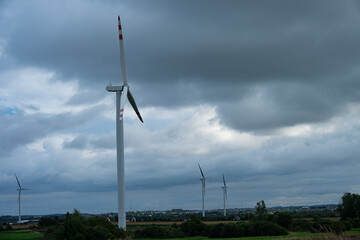 turbiny wiatrowe, farma wiatrowa, energia z wiatru © Adam Schmidt