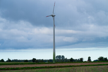 turbiny wiatrowe, farma wiatrowa, energia z wiatru © Adam Schmidt