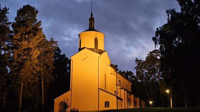 The church in Tran&aring;s is a church building constructed in 1930 in Tran&aring;s. Belonging to the S&auml;by parish of the Diocese of Link&ouml;ping, the church was built based on designs by Lars Israel Wahlman. 