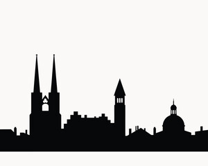 Obraz premium Silhouette of historic city buildings skyline